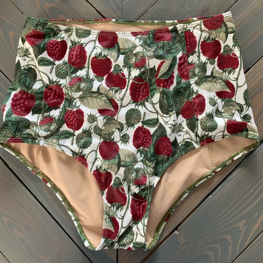 Kortni Jeane raspberry bottoms